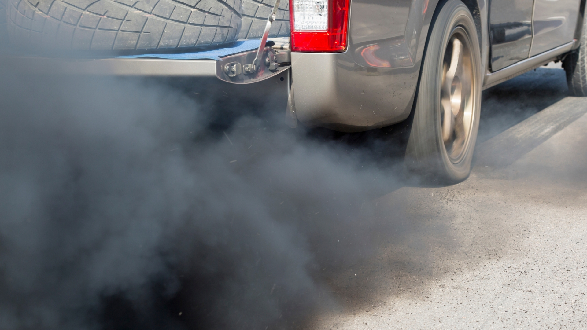 Car engine exhaust smoking what and why